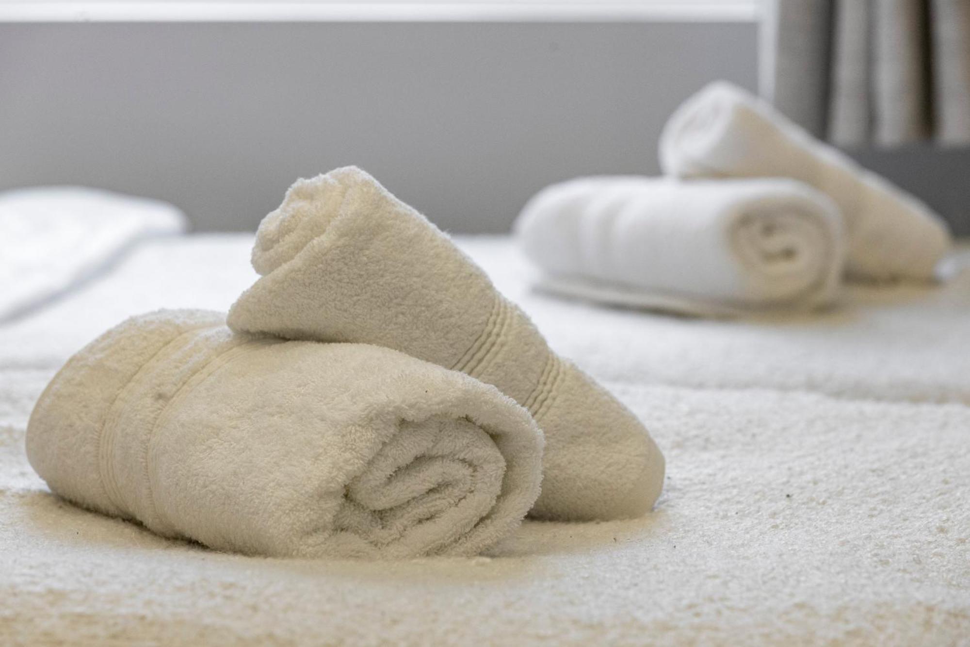 Trendy Twin Studio Modern Comfort For 2! * Londen